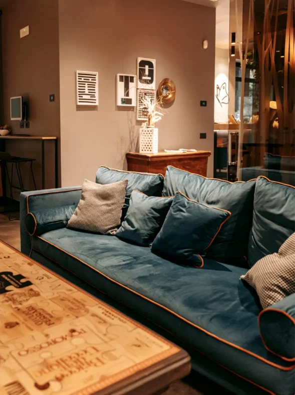 Sala lettura dell'Hotel Eurossola