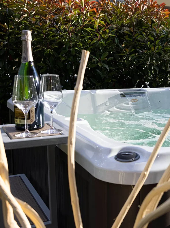 Vasca jacuzzi panoramica dell'Hotel Eurossola